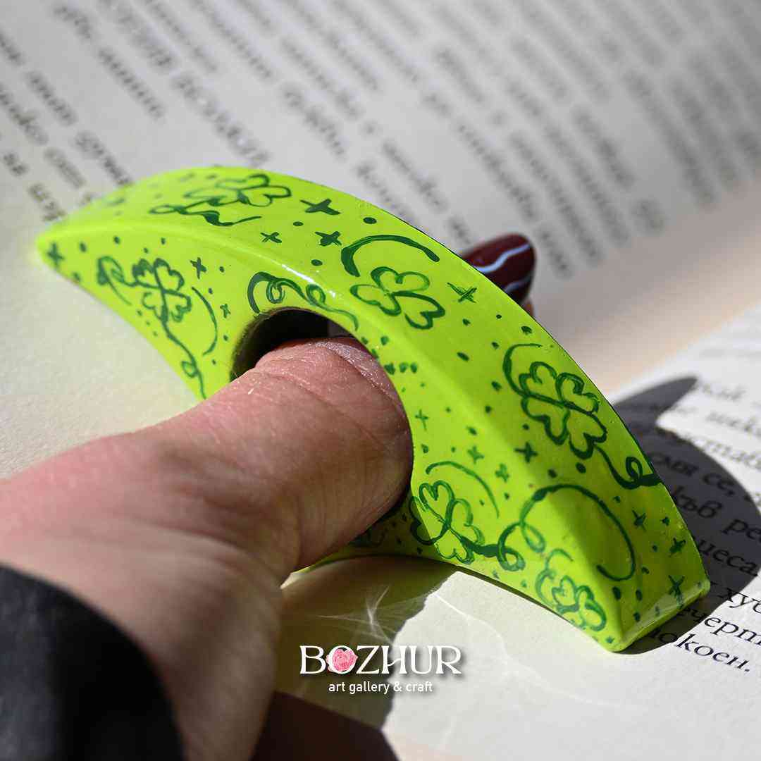 Книгодържач "Детелинки" - ръчно рисуван