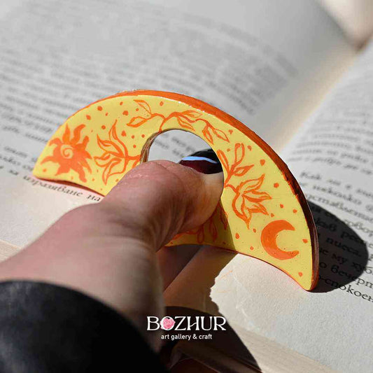 Книгодържач "Слънце и луна" - ръчно рисуван