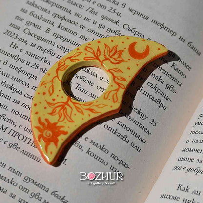Книгодържач "Слънце и луна" - ръчно рисуван