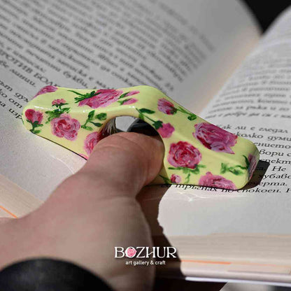 Книгодържач "Приказни рози" - ръчно рисуван