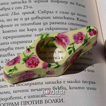Книгодържач "Приказни рози" - ръчно рисуван